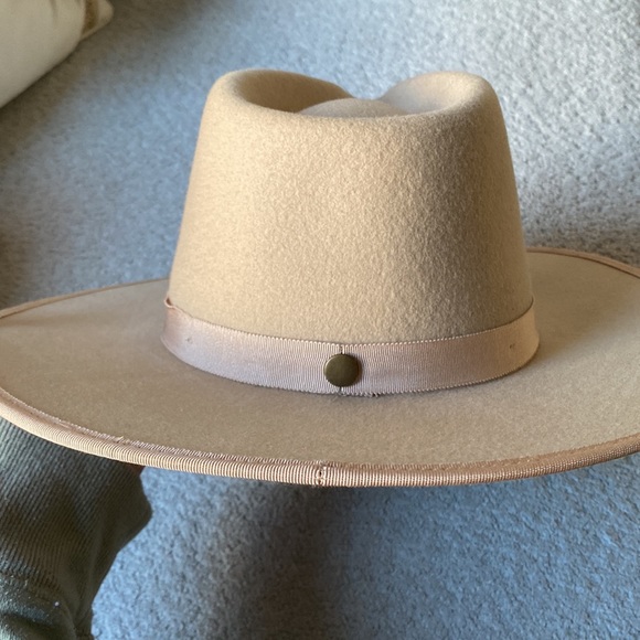 NWT Urban Outfitters hat - Picture 3 of 8